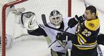 slutspil. Kampen mellem Boston Bruins og  Pittsburgh Penguins måtte helt ind i femte periode, før den blev afgjort. 