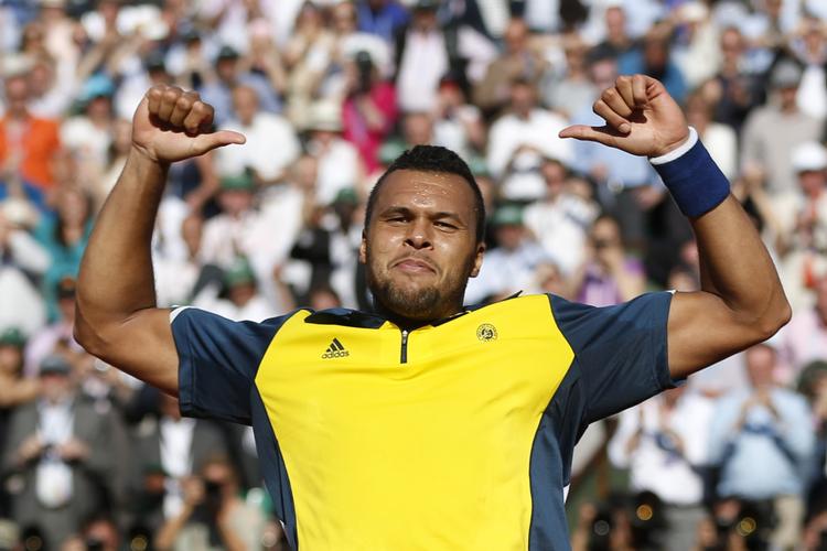 kraftfuld. Jo-Wilfried Tsonga ser ud til at kunne true de to favoritter Rafael Nadal og Novak Djokovic i årets French Open. 