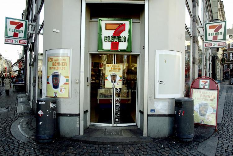 Pop-up. 7-Eleven lokker med spontane musikalske pop-up events, hvor dj's og tunge lydsystemer vil sparke gang i gaden. 