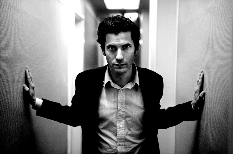 Nøgternt. Jens Lapidus er bedst, når han skriver om sin egen gerning som forsvarsadvokat. 