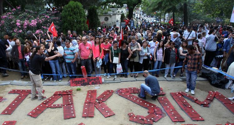 BYGGERI. Trods syv døgns protester fastholder Tyrkiets premierminister, Recep Tayyip Erdogan, at regeringen fastholder planen om at bygge på en plads i det centrale Istanbul. (arkiv) 
