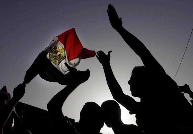 Kunstnervrede. Egyptere demonstrerer mod Det Muslimske Broderskab. Protesterne gælder altså også kulturministeren. 