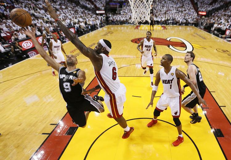 Topscorer. Med 21 point blev Tony Parker (yderst tv.) topscoer for San Antonio Spurs. 