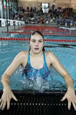 Talent. Svømmeren Mie Østergaard Nielsen er et af de danske talenter, der har haft mulighed for at kombinere træning og skolegang i en særlig eliteidrætsklasse. 