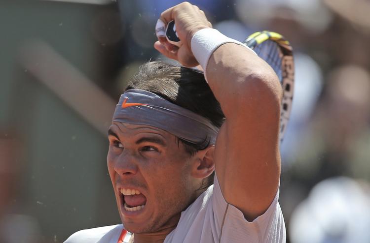 gyser. Rafael Nadal samlede alt op, som en aggressiv Novak Djokovic sendte mod spanieren i semifinalen ved French Open. 