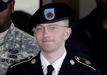 Skandale. Bradley Manning uden for retten i Fort Meade. 