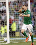 Hattrick. Med de tre mål fredag aften bombede Robbie Keane sig ind i alle tiders top-15 over mest scorende spillere i landsholdssammenhæng. Listen toppes af iraneren Ali Daei, der scorede 109 gange i 149 landskampe. 