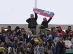 PROTEST. Protester mod homoseksuelle ægteskaber forstyrrede French Open-finalen i Paris. 