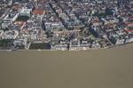 Anspændt. Vandstanden i den historiske hovedstad på Donaus breder forventes i nat at nå tæt på de ni meter, hvilket er rekord-højt. Myndighederne fortæller, at de næste dage bliver afgørende. 