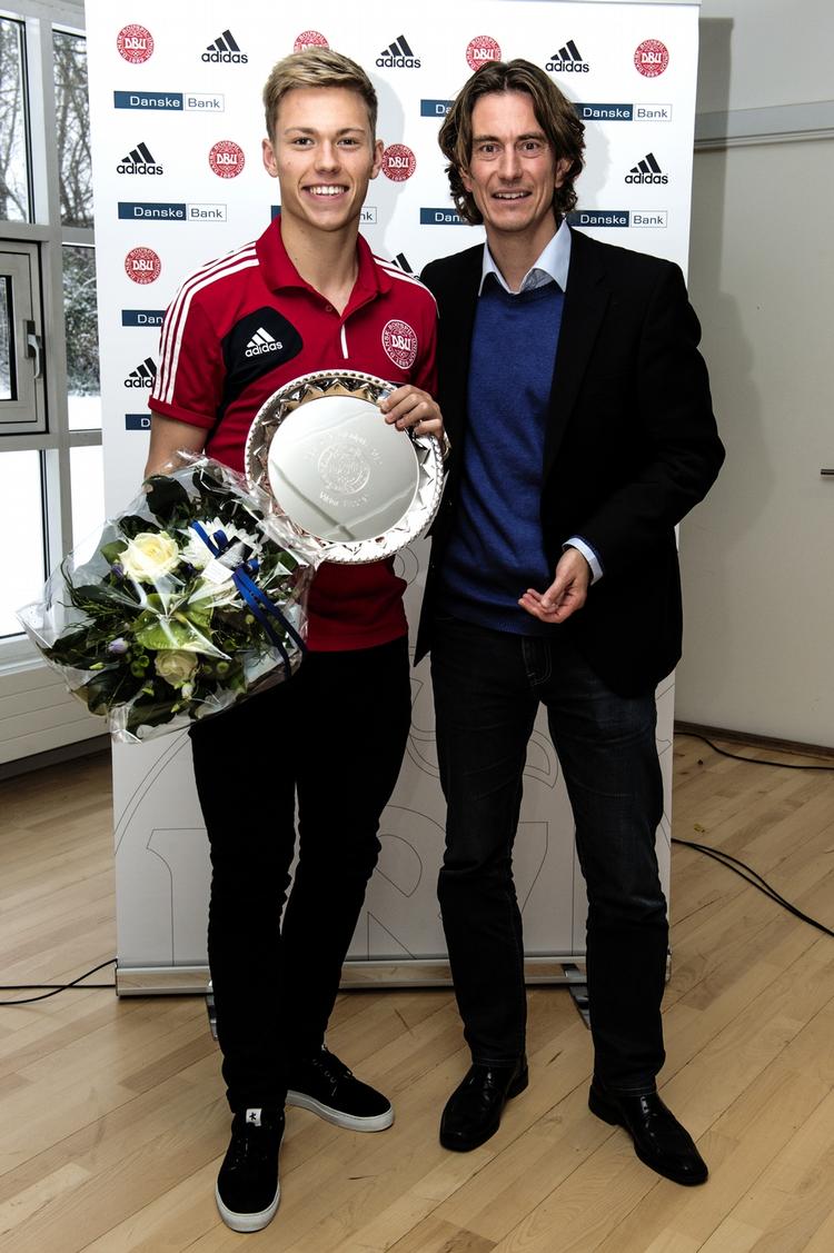 TALENTTRÆNER. Som landstræner for diverse ungdomslandshold har Thomas Frank (th) blandt andet arbejdet med Ajax-profilen Victor Fischer. 