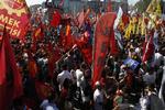 PROTEST. Demonstranter på Taksim-pladsen i Istanbil har i snart to uger protesteret mod Tyrkiets ministerpræsident, Recep Tayyip Erdogan. 