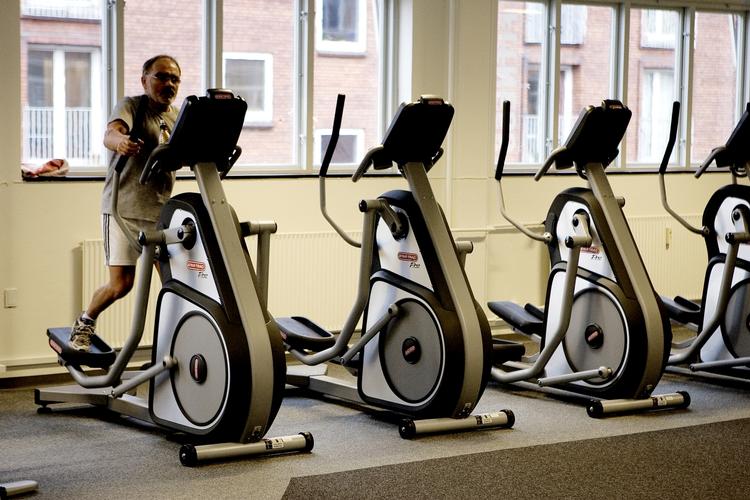 Samvittighedskvaler. Er der langt mellem besøgene i fitnesscenteret, er det måske på tide at sige medlemskabet op og bruge pengene på noget andet. 