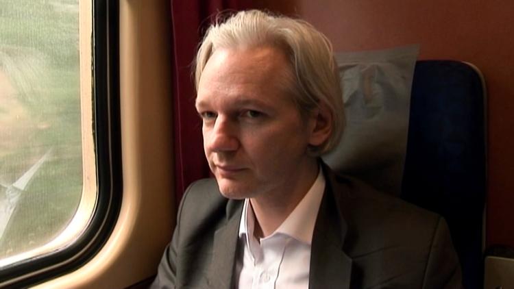 Lækage. Stifteren af Wikileaks Julian Assange støtter Edward Snowden, der har lækket oplysninger om NSAs overvågning. 