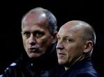 vanskeligt. Det fyrede træner-team i Brøndby, Auri Skarbalius (th) og  Bent 'Turbo' Christensen, får store roser af den nye træner i klubben, Thomas Frank. 
