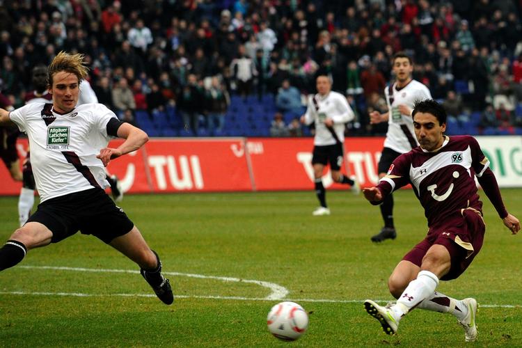 GIFTIG. Mohammed Abdellaoue er til daglig en af Bundesligaens farligste angribere. 