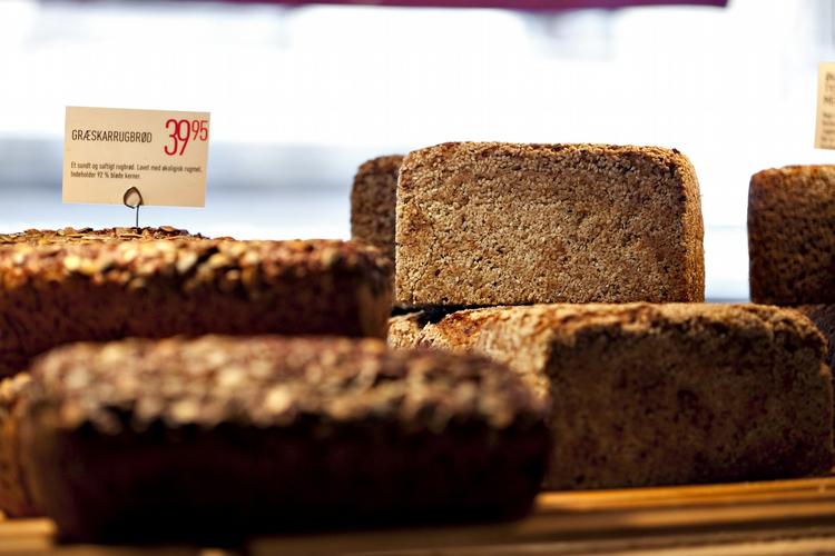 Sundt. I dag spiser danskerne 55 gram fuldkorn om dagen i gennemsnit mod 32 gram for 9 år siden. 