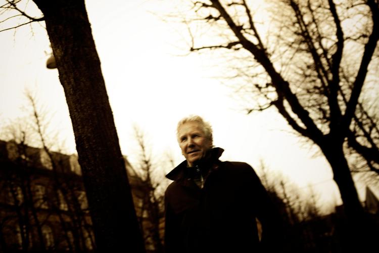 Brandt. »Giv mig det, der er vigtigt og betyder noget. Glem alt det andet, det har jeg ikke tid til«. 