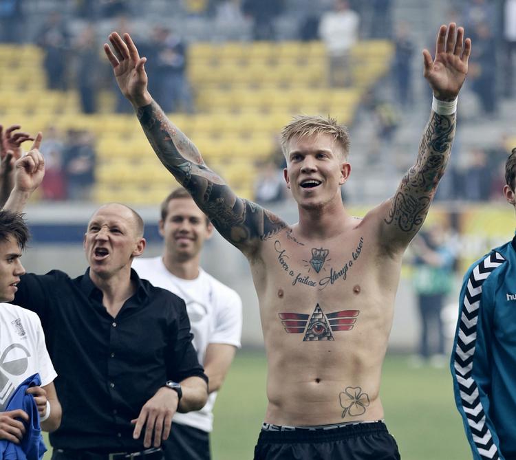 OPBAKNING. Da Auri Skarbalius (tv.) flyttede til Brøndby fik han hentet Simon Makienok med fra HB Køge, men også Brøndbytrænerens afløser er glad for den høje angriber. 