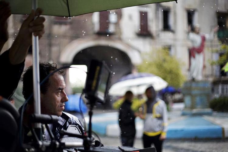 Mørkere. Matteo Garrone føler sig misforstået af de italienske medier, der ser hans film 'Reality' som blot en kritik af tv-programmet 'Big-Brother'. Filmen er meget mørkere og mere eksistentiel, siger han selv. 