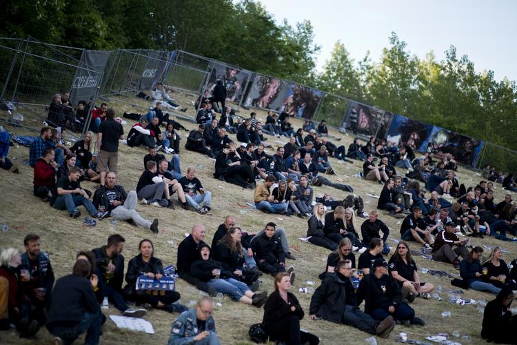Metal. 10.000 metalfans er samlet på Copenhell, hvor alt indtil videre er forløbet fredeligt. 