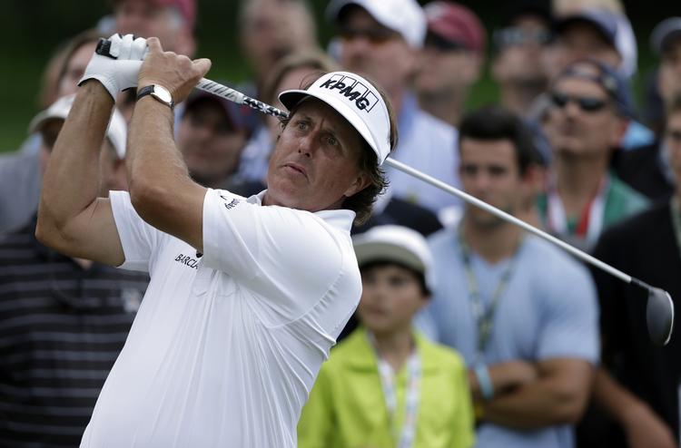 Stjerne. Selv om han endte i to slag over banens par, kan Phil Mickelson glæde sig over at ligge på en delt førsteplads. 