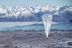 Fremtiden. En af Googles balloner ses her i luften med New Zealands bjerglandskab i baggrunden. 