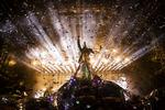 smukt. Konfettibudgettet blev blæst af allerede på koncertens andet nummer, da The Flaming Lips sent lørdag aften indtog Blue Stage. 