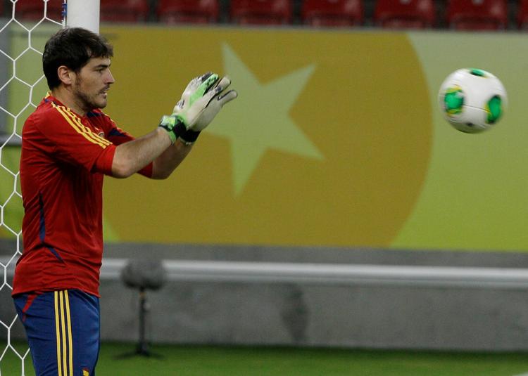 usikker. Efter at have mistet sin position i Real Madrid kan Iker Casillas risikere også at miste landsholdspladsen. 
