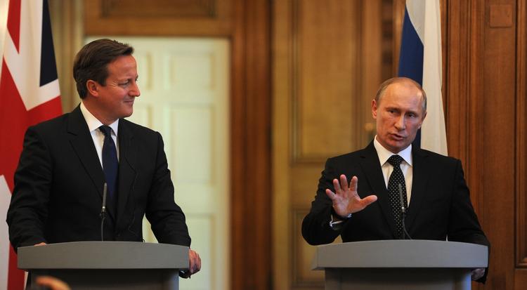 Formøde. Den russiske præsident, Vladimir Putin og Storbritanniens premierminister, David Cameron (tv.) mødtes i dag i Downing Street 10. 