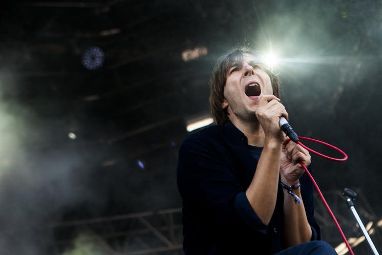 Benspænd. Forsanger Thomas Mars var franske Phoenix' største problem fredag aften på Northside. 