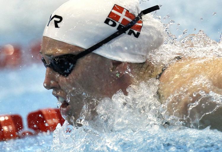 hurtigst. Ingen i verden har svømmet 50 meter butterfly så hurtigt i år, som Jeanette Ottesen gjorde i Canet. 