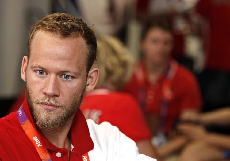 Eksverdensmester. Mads Glæsner kan svømme igen om et par dage, hvor den tre måneder lange karantæne udløber. 