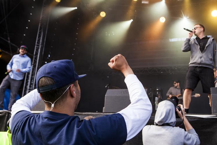 Vokseværk. NorthSide Festival var udsolgt igen i år og drømmer om at udvide. Og dermed også få råd til endnu større stjerner på scenerne. Her ses danske Bikstok Røgsystem. 