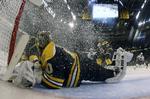 HELTEN. I tre gange 20 minutter lykkedes det ikke Chicago Blackhawks at passere Tuuka Rask. 