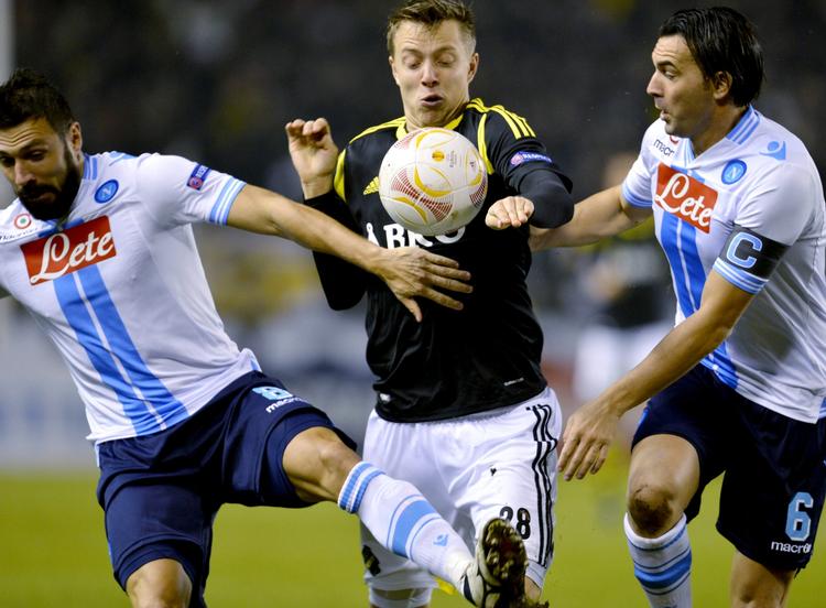 Sandwich. Viktor Lundberg fik 11 europæiske kampe for AIK i sidste sæson, hvor han bl.a. stødte ind i et par store drenge fra italienske Napoli. 