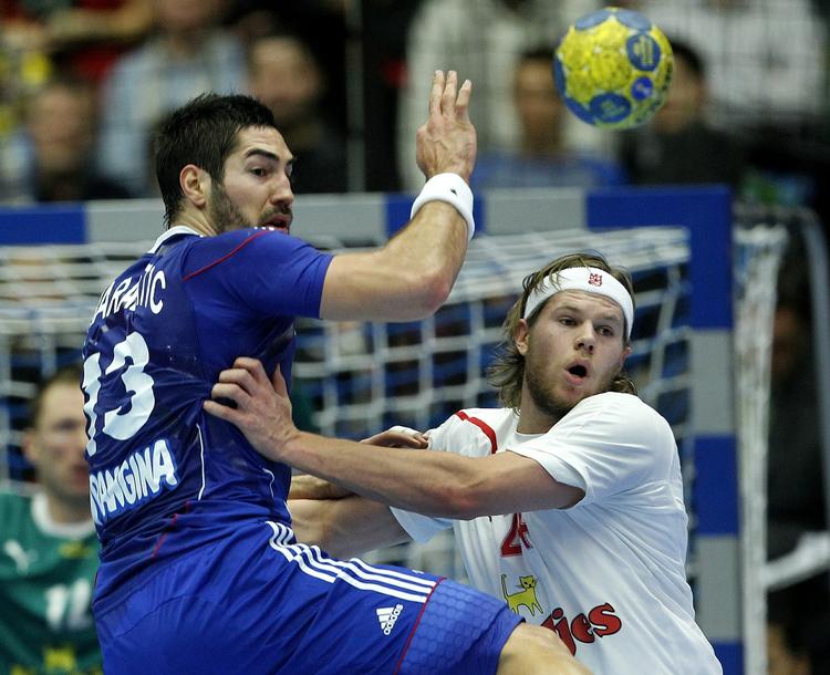 Træt. Mikkel Hansen (th) og den frenake superstjerne Nikola Karabatic kan tidligt stå ansigt til ansigt i mellemrunden ved EM i Danmark i  januar 2014. 
