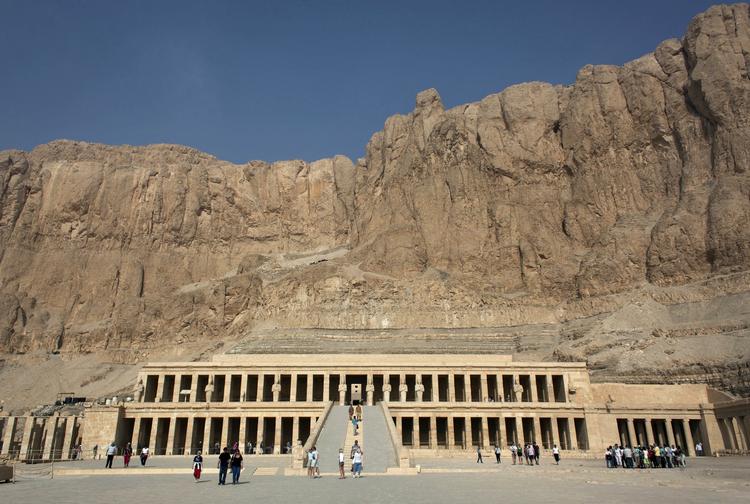 TURISTMÅL. Hatshepsut-templet i Luxor, hvor egyptiske terrorister myrdede løs, da de slog til mod vestlige turister i 1997. 