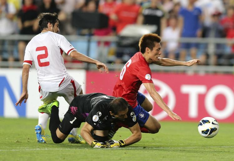 målforskel. Sydkorea havde chancerne, men Iran scorede på holdet eneste forsøg på mål. Dermed blev Usbekistan taberen på målforskel i den tætte pulje. 