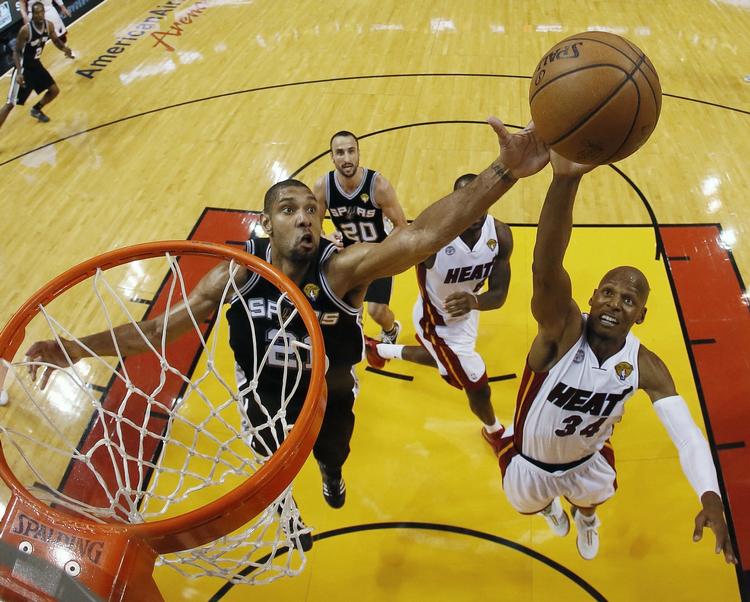 comeback. Miami Heat var på vej mod et samlet nederlag i NBA-finalen mod San Antonio Spurs, men fik sikret sig en syvende og afgørende finalekamp. 