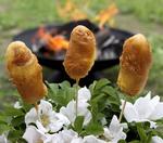 Barndomsminder. James Price genopliver minder om barndommens sankhansaftener, der blandt andet inkluderede de amerikanske corn dogs. 