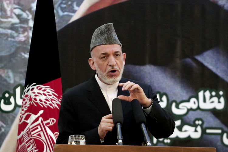 VRED. Afghanistans præsident føler, at USA er gået bag om ryggen på ham og hans regering ved at sige ja til fredsforhandlinger med Taleban i Qatar. 