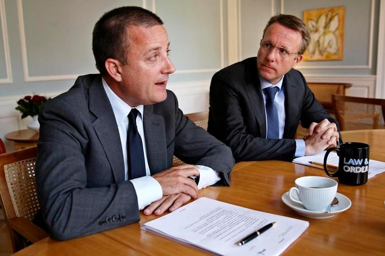 PET Head Jakob Scharf (L) and Justice Minister Morten Bødskov (SocDem). 