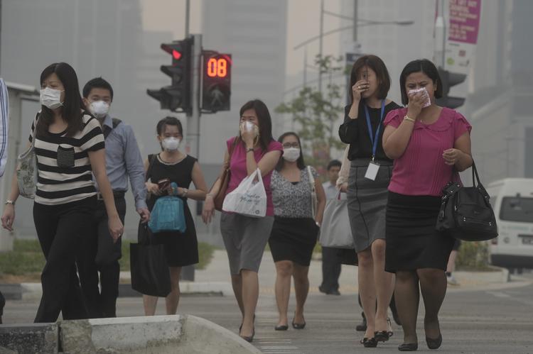 Befolkningen i Singapore har tømt butikkerne for ansigtsmasker. 