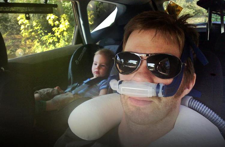 Mindeværdig. I den sidste tid af sit liv gjorde Neil Platt alt, han formåede for at gøre opmærksom på sygdommen als og efterlade sin søn Oscar vigtige minder. 