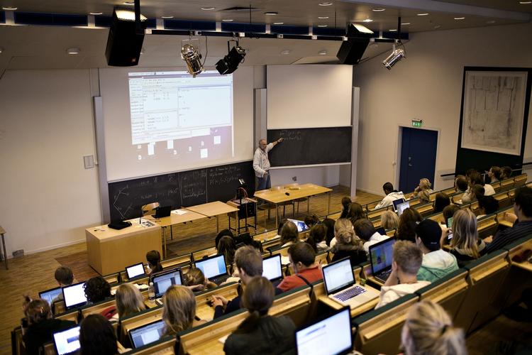 Fremtid. De studerende på RUC og landets øvrige uddannelsesinstitutioner skal ikke undre sig, hvis brugerbetaling begynder at brede sig. 