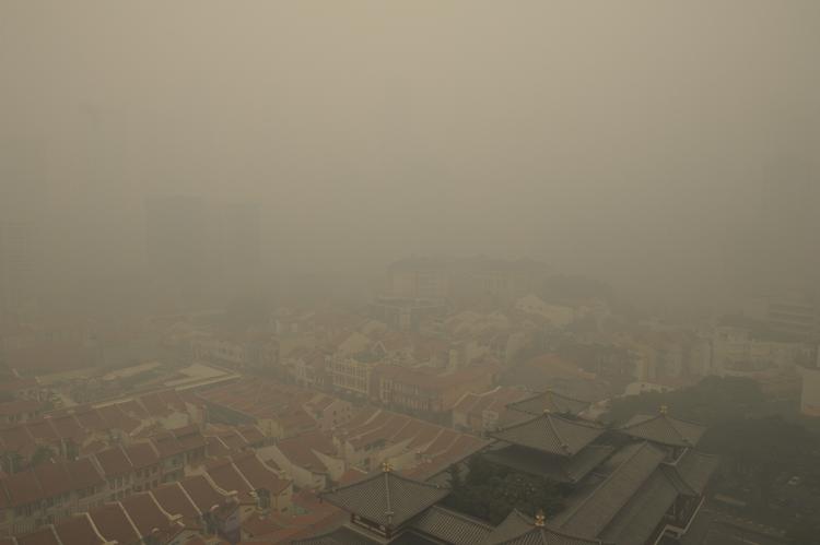 sløret. Udsigten over Singapores forretningskvarter i dag. 