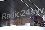 Radio. Radio24syv synes det er svært at forene kravene til musikken med ønsket om, at stationen skal sende 'moderne og ensartede' programmer. 