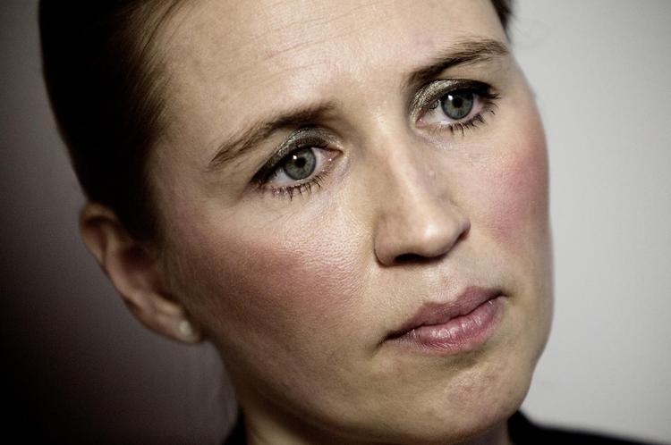 Rotation. Mette Frederiksen lukkede først hul i joblov i går. 