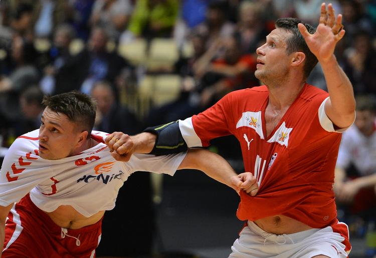 Michael V. Knudsen i Herning i testlandskampen mod Polen i forbindelse med lodtrækningen til EM-slutrunden i Danmark 2014. 