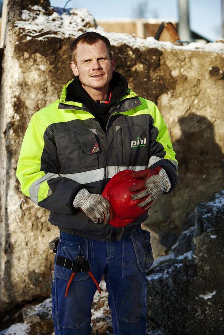 Arbejderdebat. »Hvis du ser helt blankt på det, der foregår lige foran øjnene på dig, så skal man være dum for ikke at stemme DF«, mener Jakob Mathiassen 